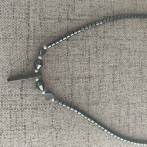 Sharp silver gray beaded necklace. New WO tsg